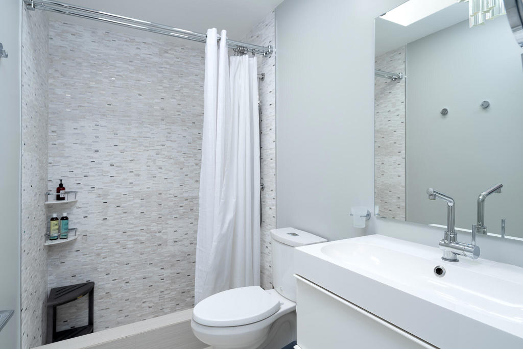 306 Desert Lakes Drive