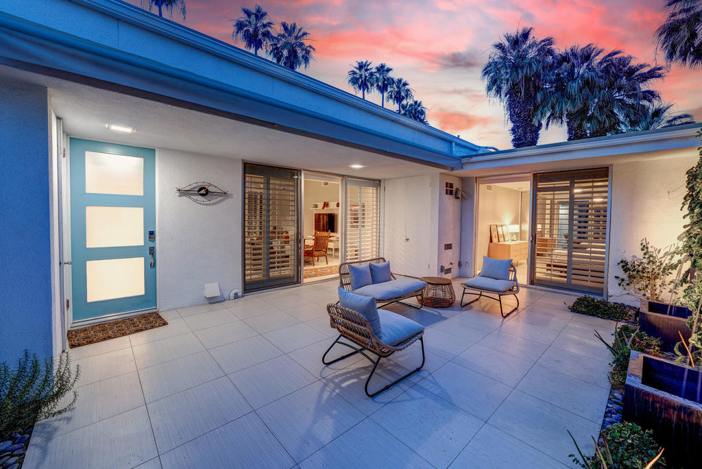 306 Desert Lakes Drive