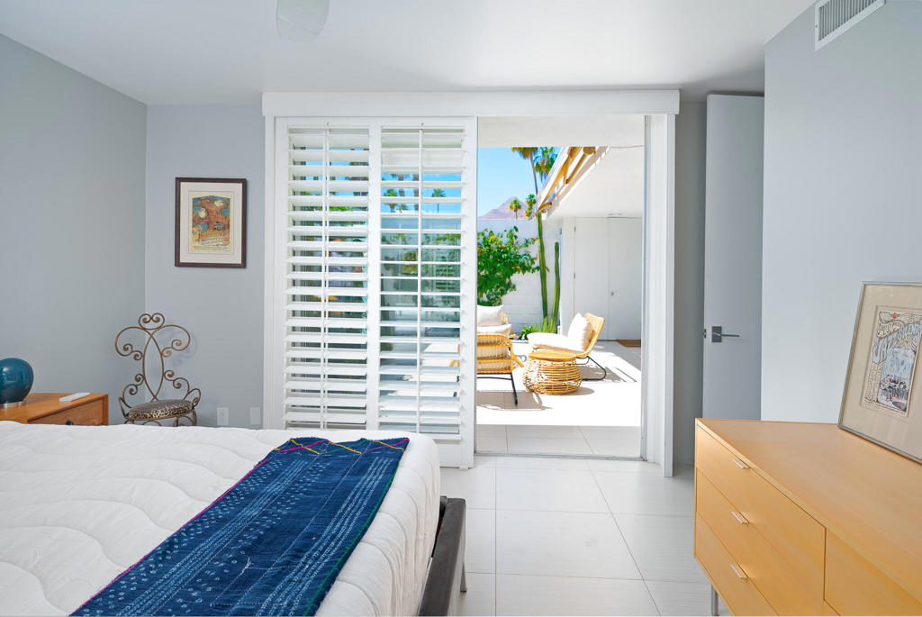 306 Desert Lakes Drive