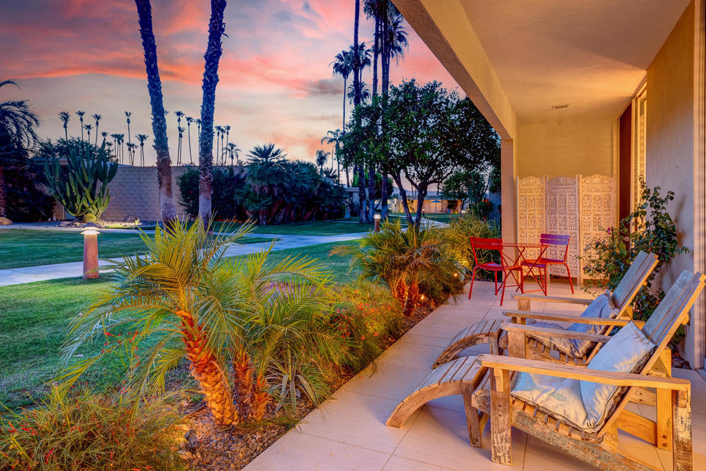 306 Desert Lakes Drive