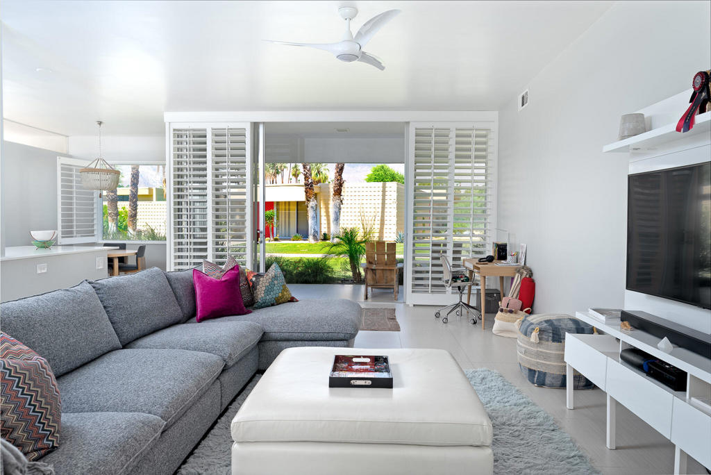 306 Desert Lakes Drive