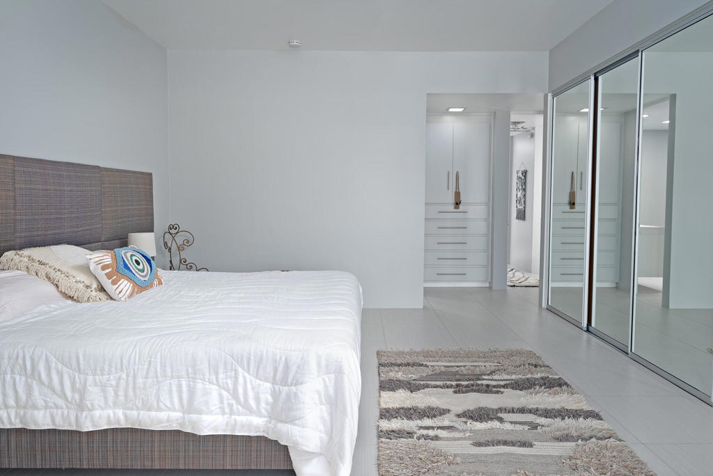 306 Desert Lakes Drive