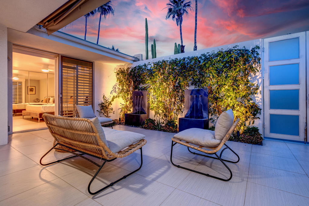 306 Desert Lakes Drive