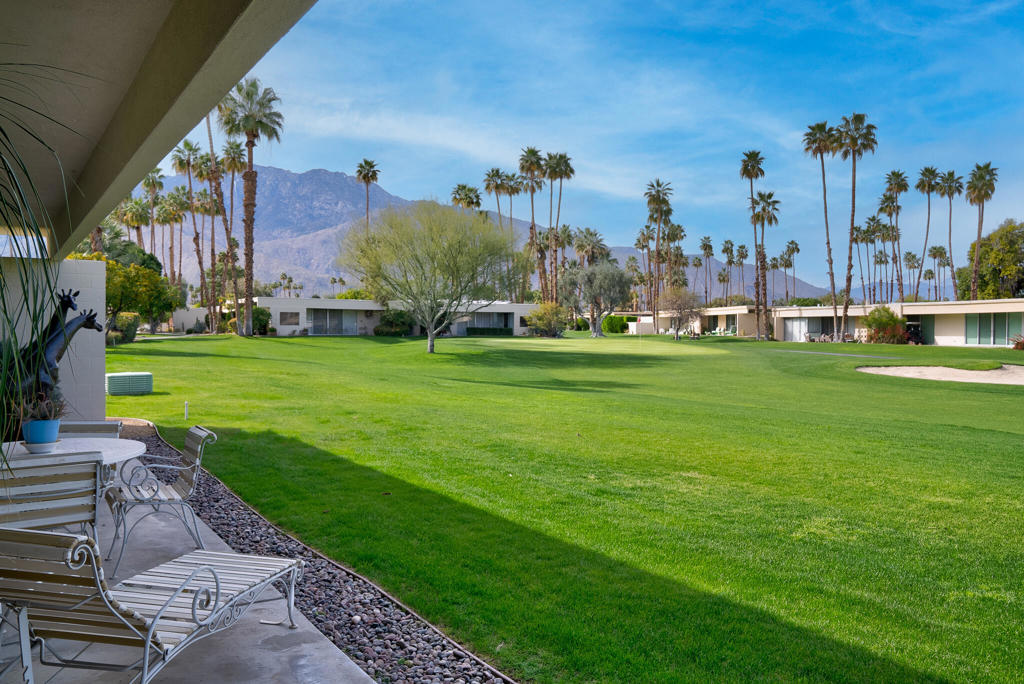 365 Desert Lakes Drive