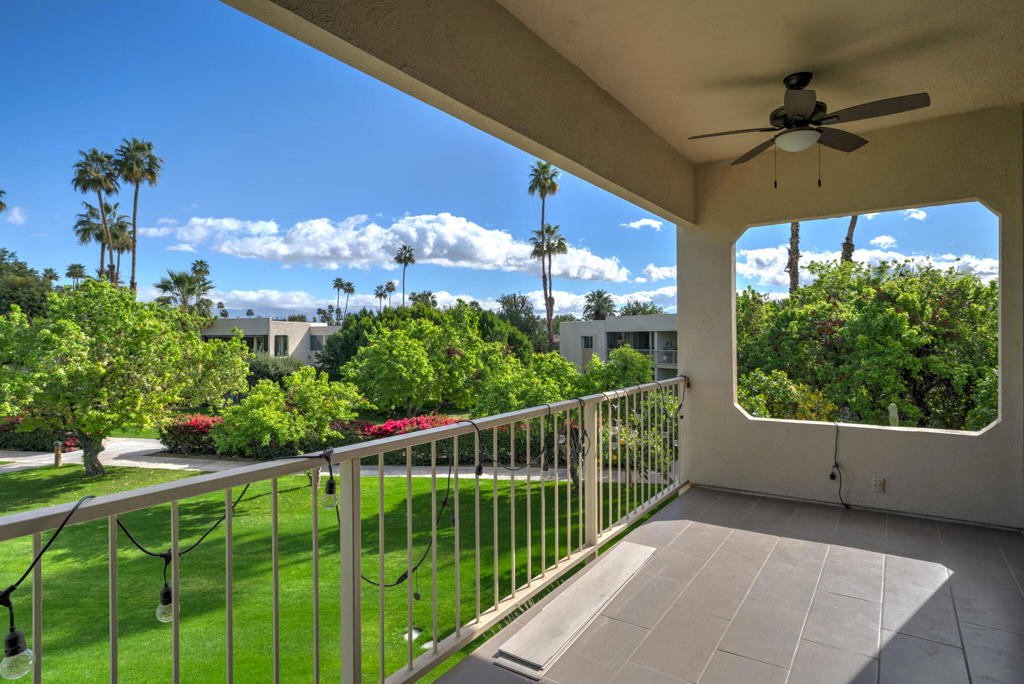 447 Desert Lakes Drive