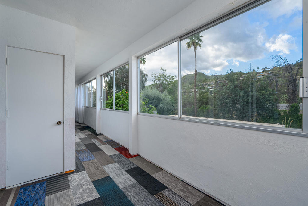 447 Desert Lakes Drive