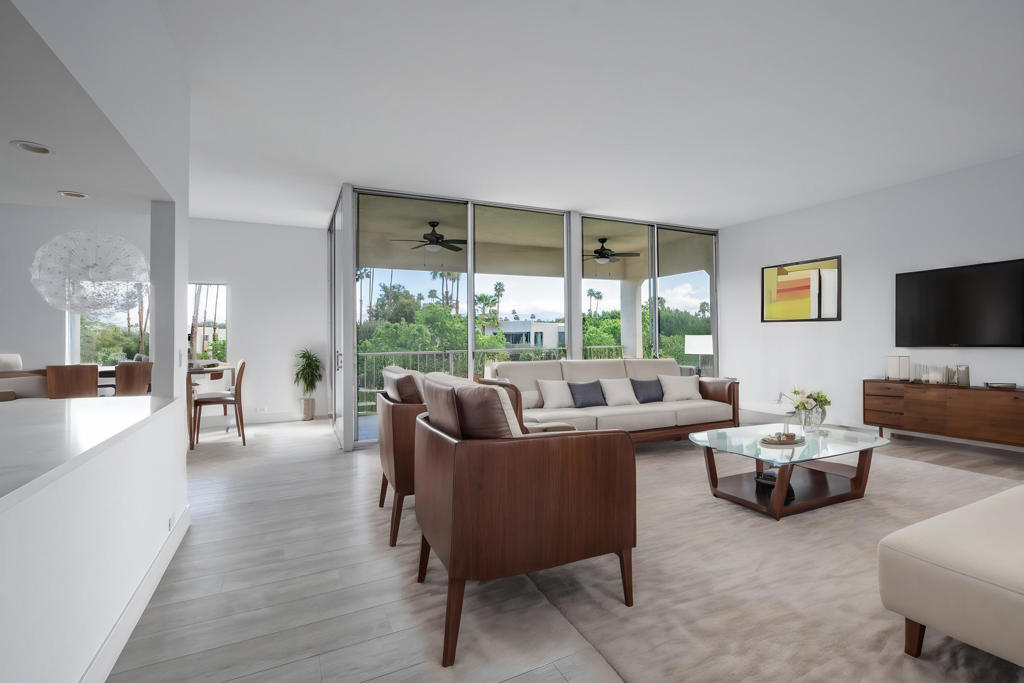 447 Desert Lakes Drive