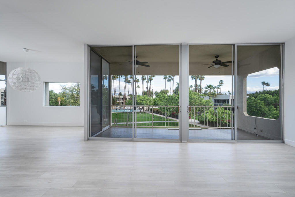 447 Desert Lakes Drive