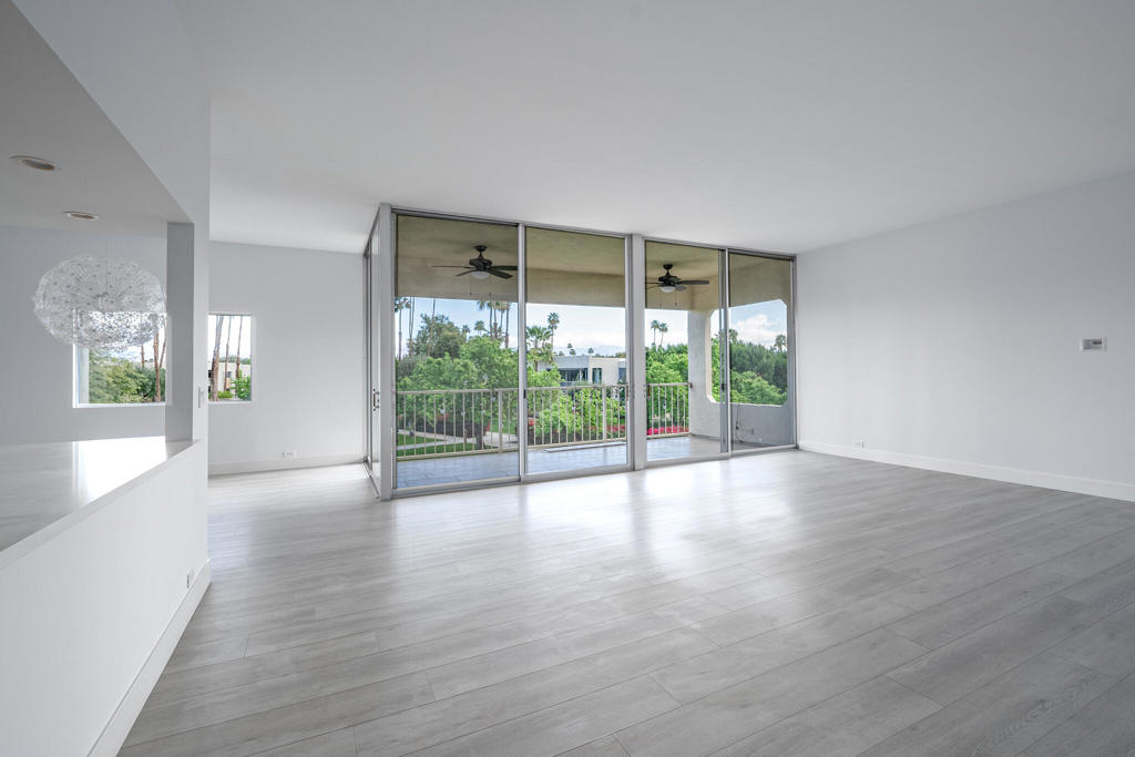 447 Desert Lakes Drive