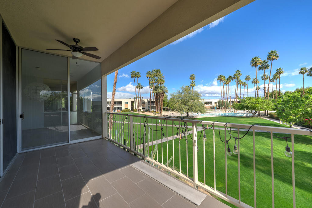 447 Desert Lakes Drive