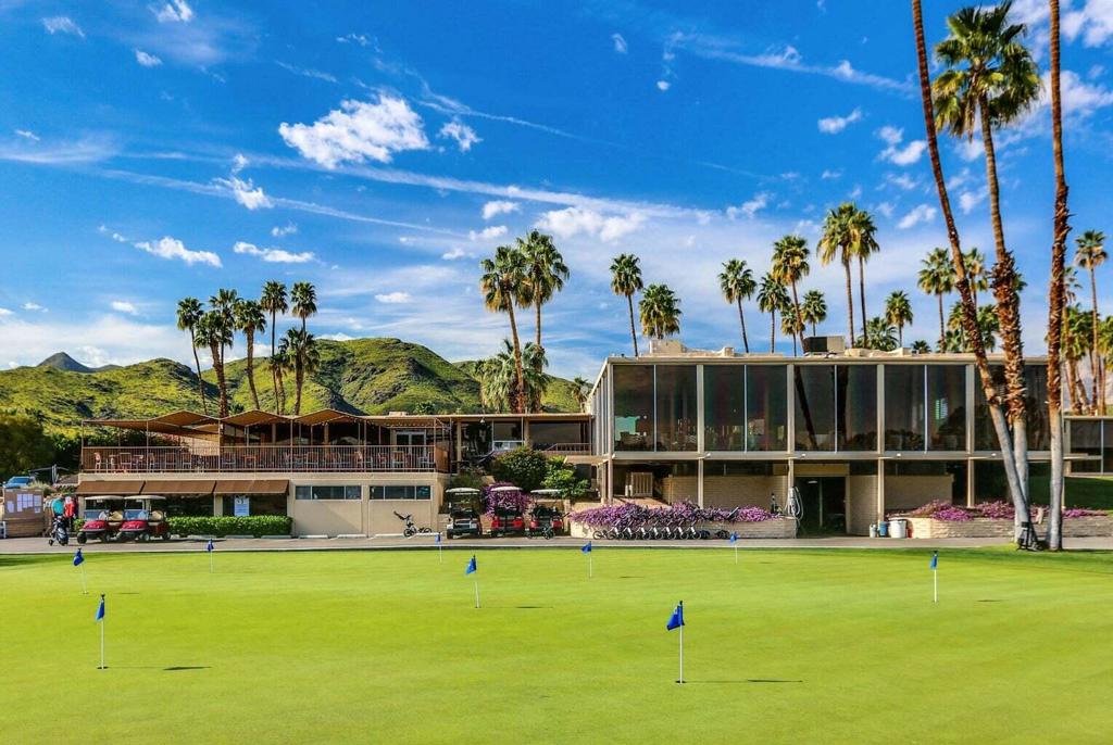 403 Desert Lakes Drive