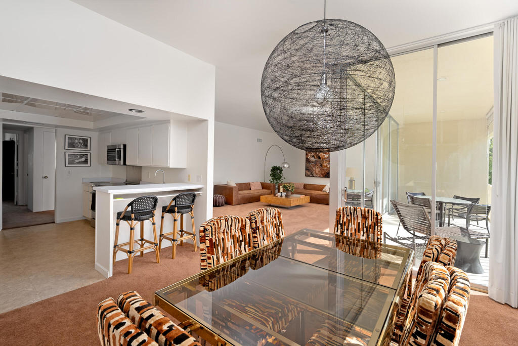 467 Desert Lakes Drive