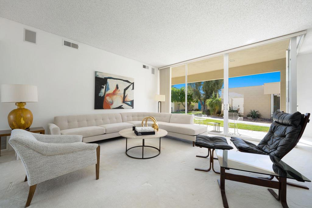 157 Desert Lakes Drive