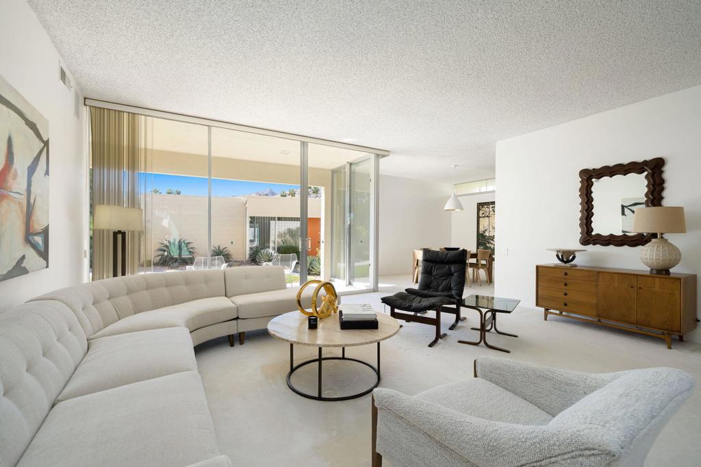 157 Desert Lakes Drive