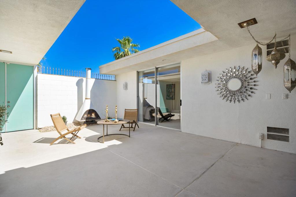 157 Desert Lakes Drive