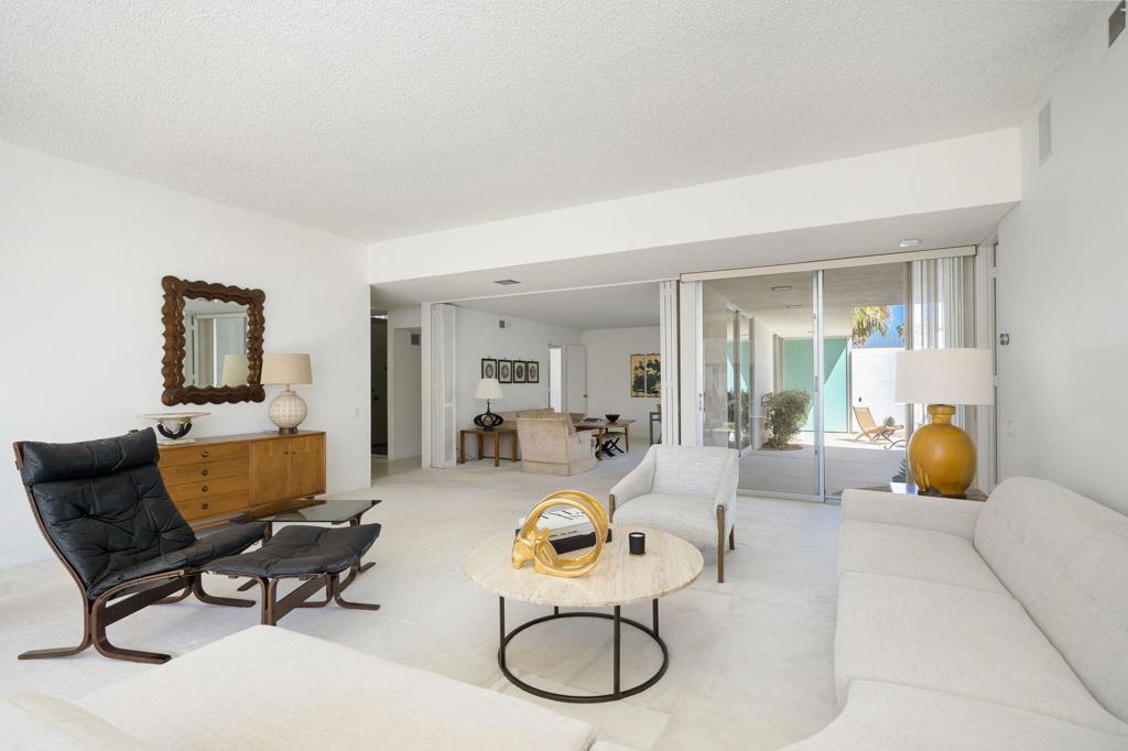 157 Desert Lakes Drive