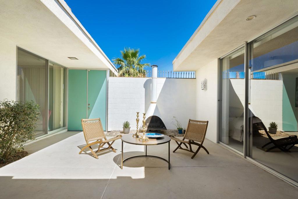 157 Desert Lakes Drive