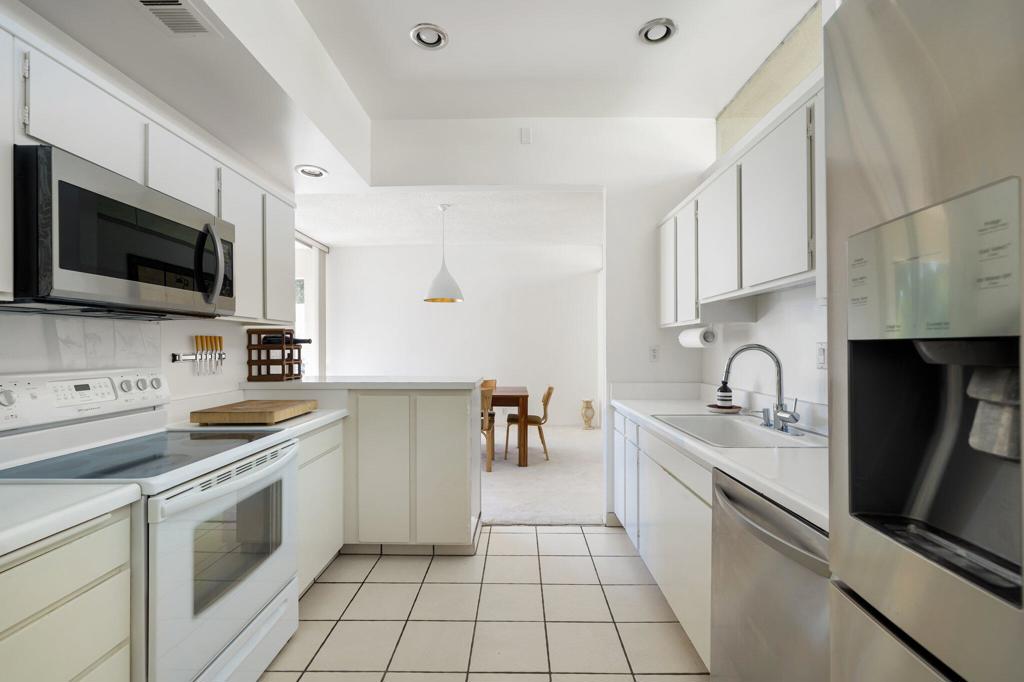 157 Desert Lakes Drive