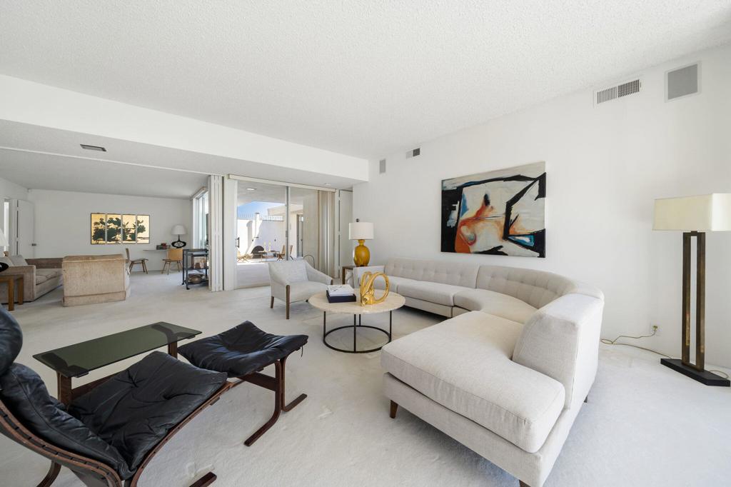 157 Desert Lakes Drive