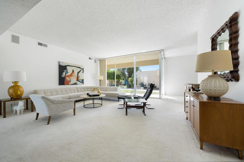 157 Desert Lakes Drive