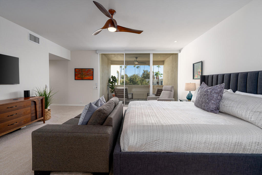 447 Desert Lakes Drive