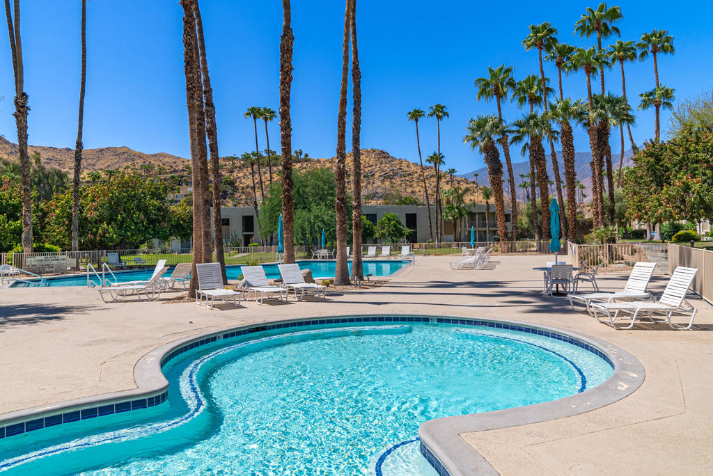 447 Desert Lakes Drive