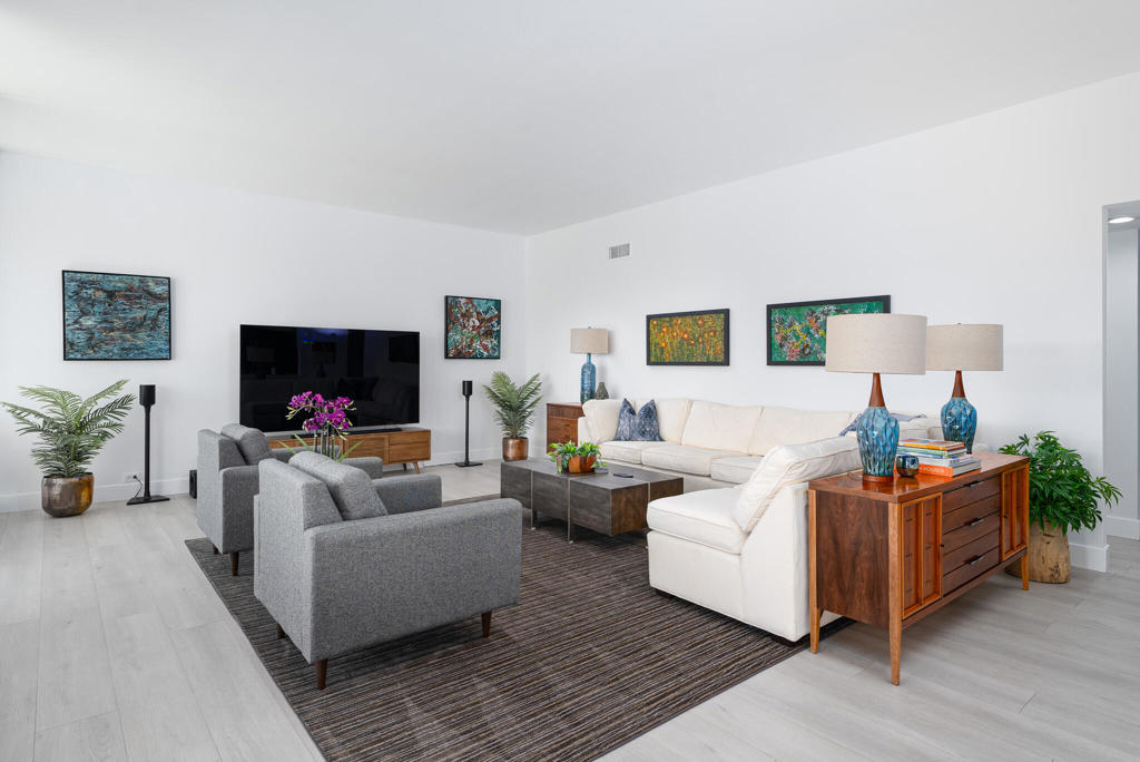 447 Desert Lakes Drive