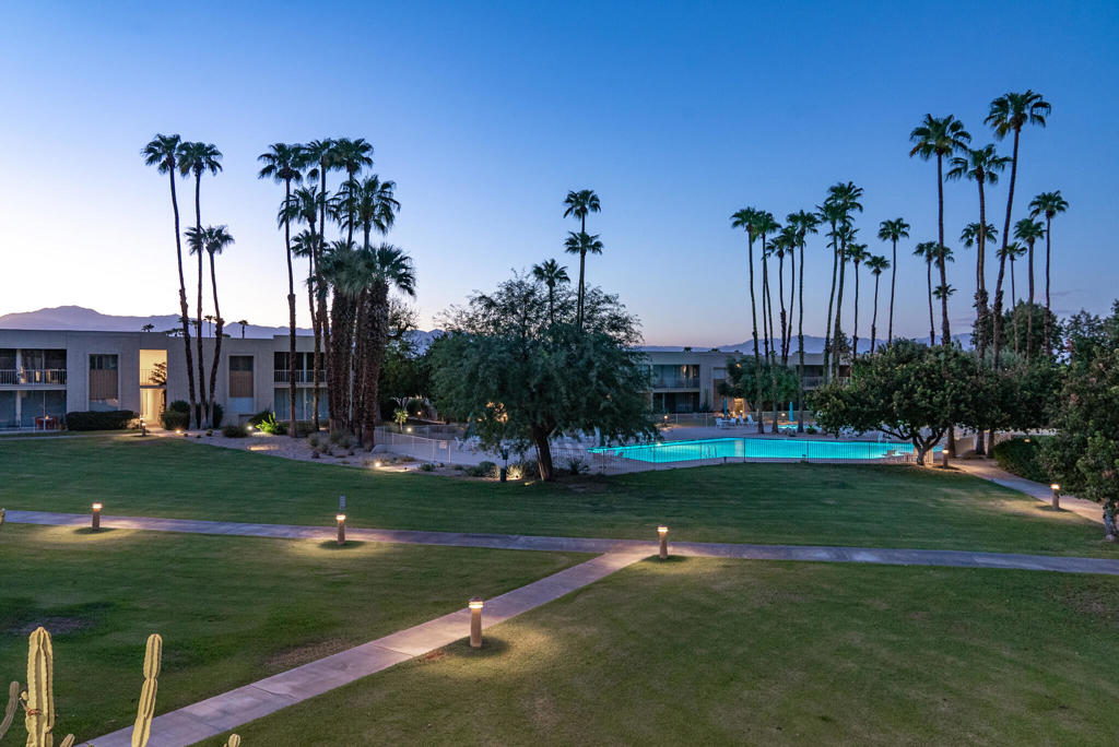 447 Desert Lakes Drive