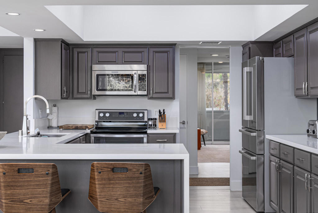 447 Desert Lakes Drive