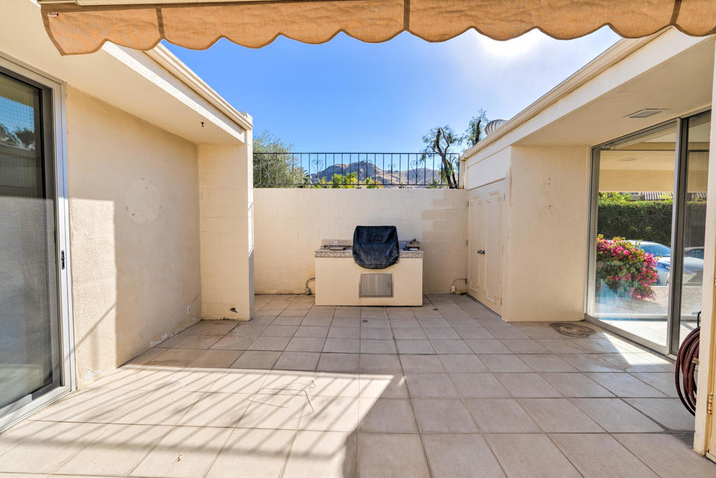 399 Desert Lakes Drive