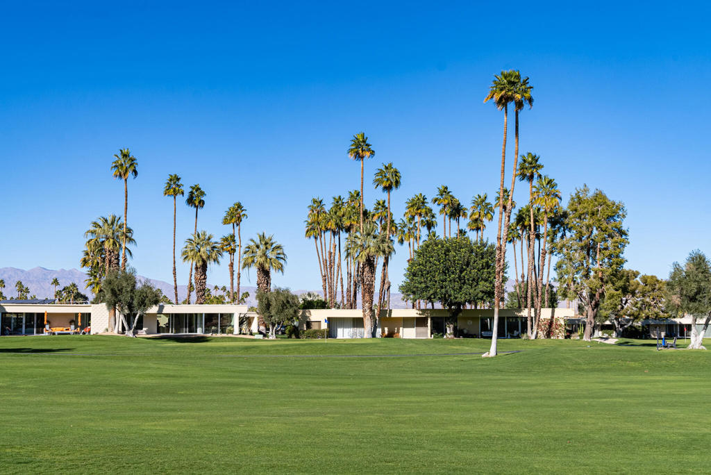 399 Desert Lakes Drive