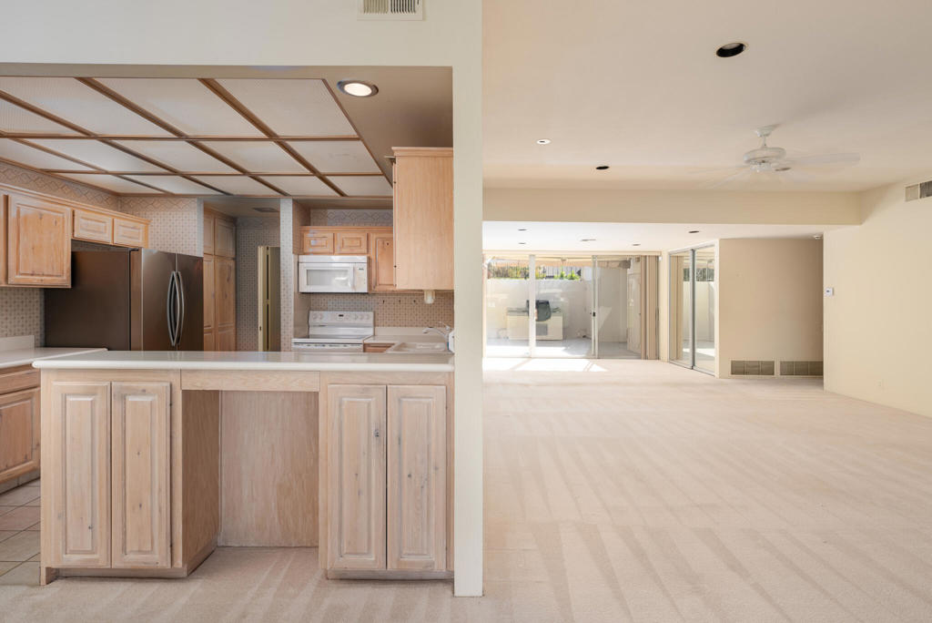 399 Desert Lakes Drive