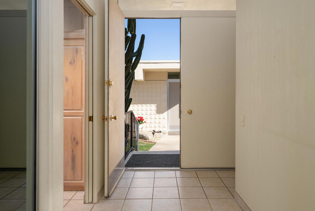 399 Desert Lakes Drive