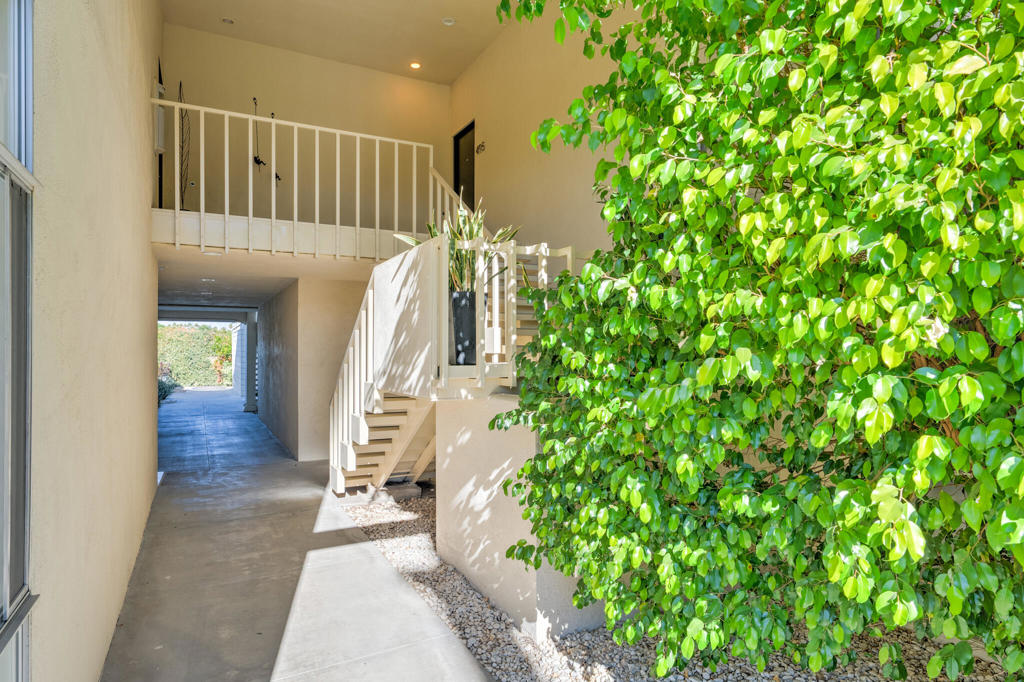 495 Desert Lakes Drive