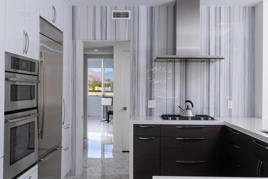 495 Desert Lakes Drive