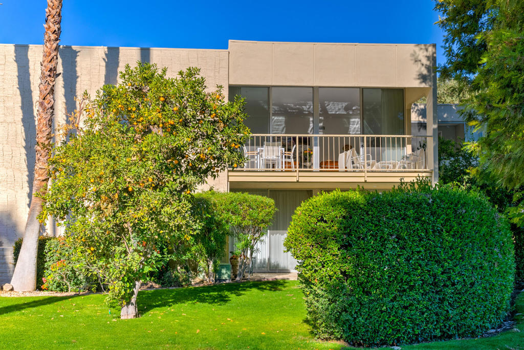 495 Desert Lakes Drive