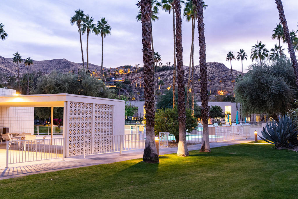 495 Desert Lakes Drive