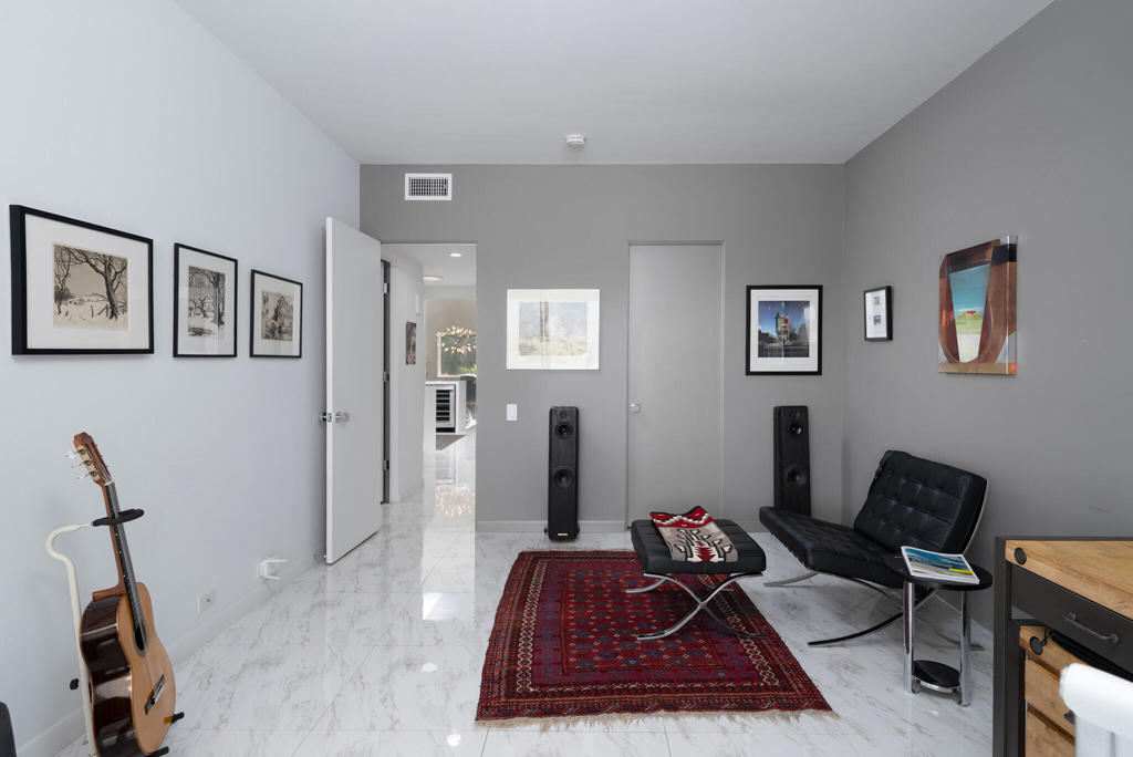 495 Desert Lakes Drive