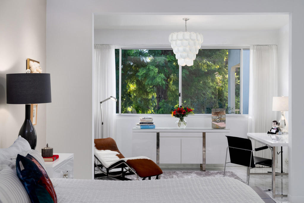 495 Desert Lakes Drive