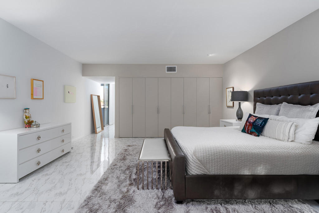 495 Desert Lakes Drive