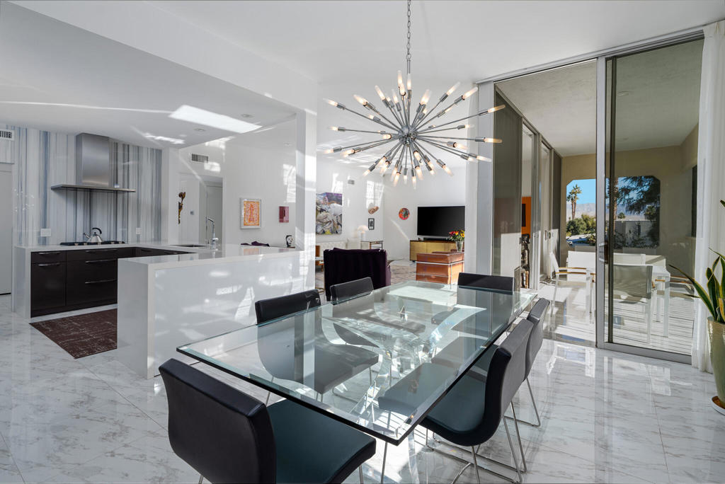 495 Desert Lakes Drive