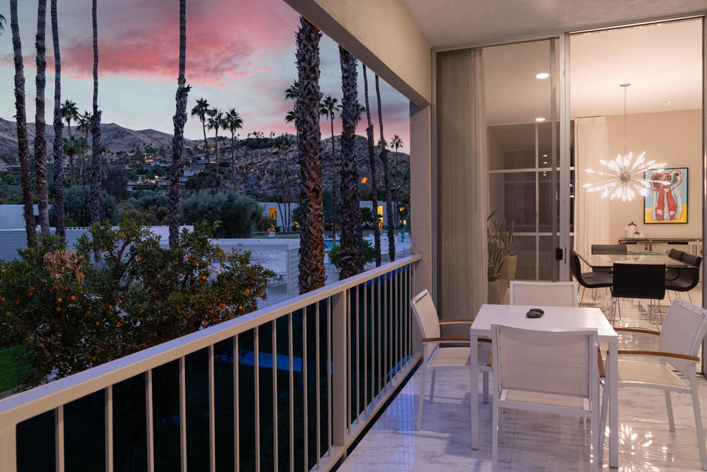 495 Desert Lakes Drive