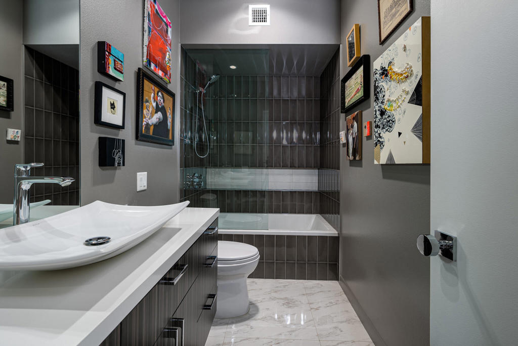 495 Desert Lakes Drive