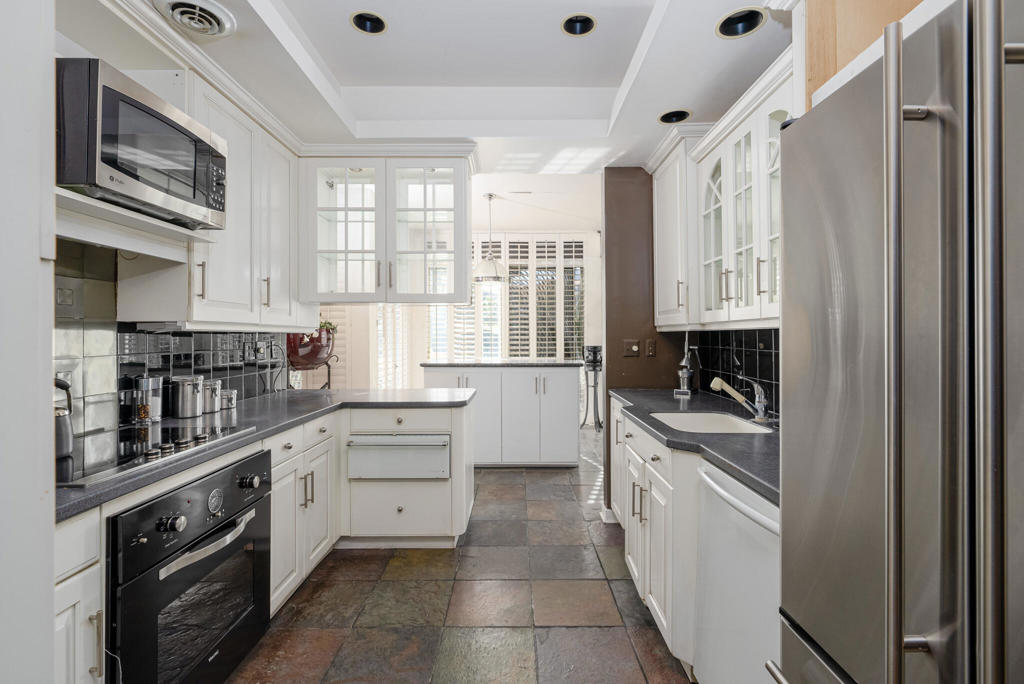 209 Desert Lakes Drive