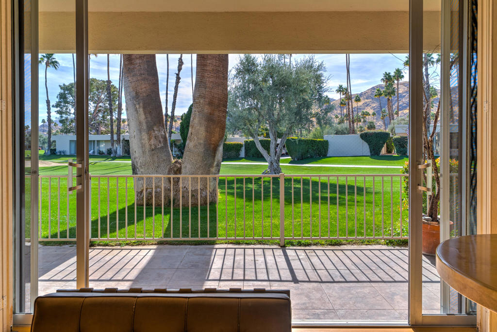 209 Desert Lakes Drive