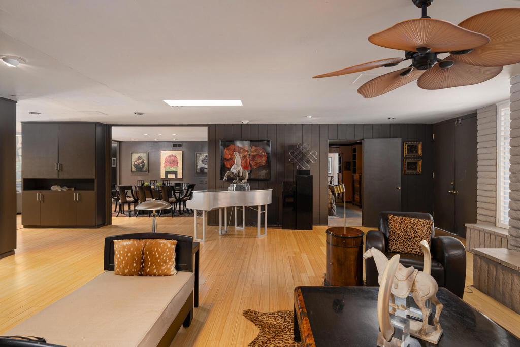 209 Desert Lakes Drive