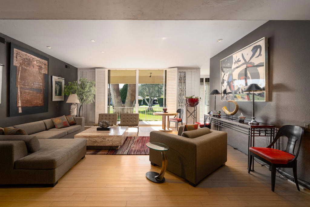 209 Desert Lakes Drive