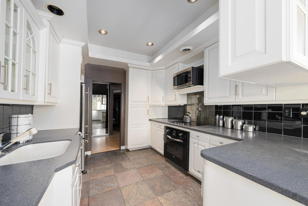 209 Desert Lakes Drive