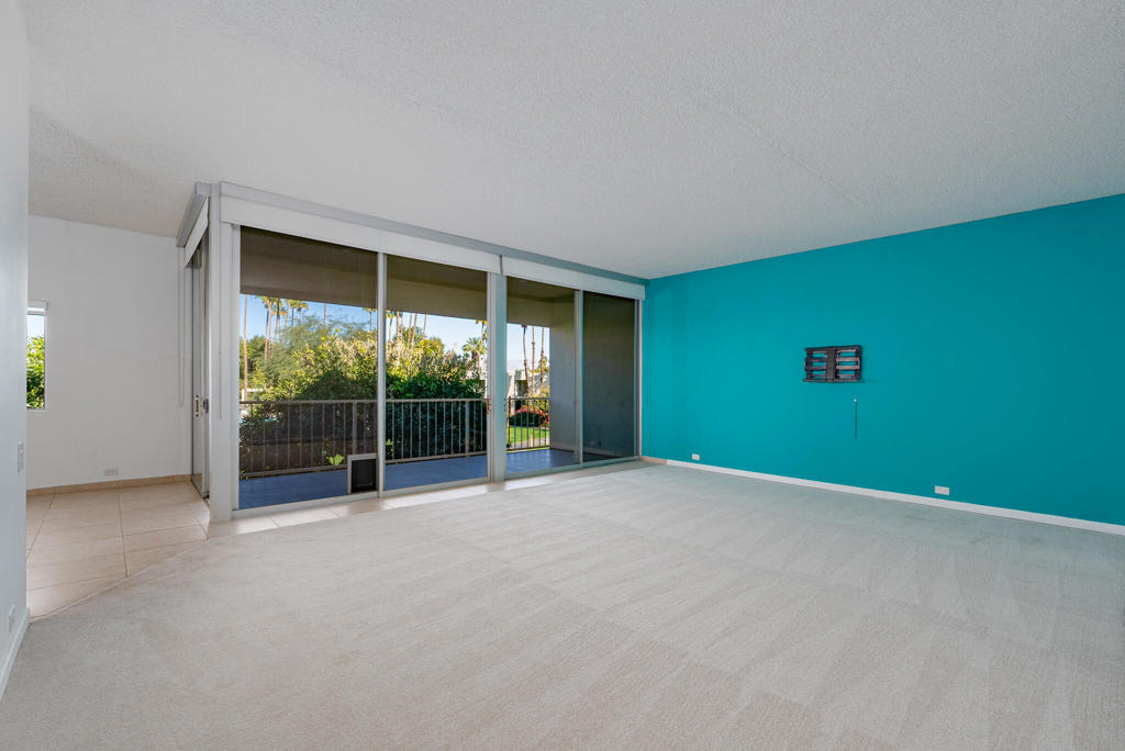 455 Desert Lakes Drive