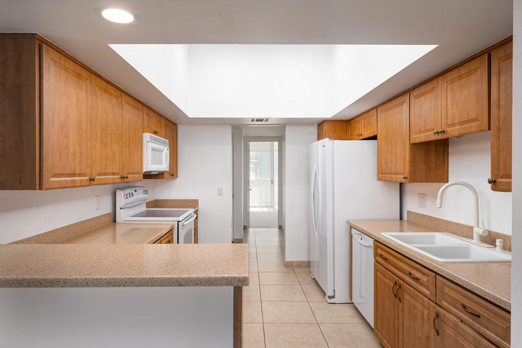 455 Desert Lakes Drive